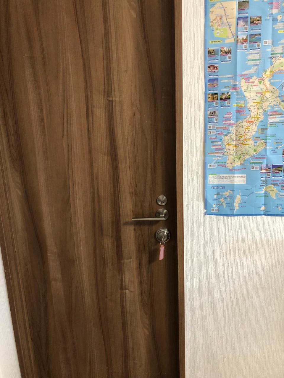 Отель Yoko House Урума Экстерьер фото