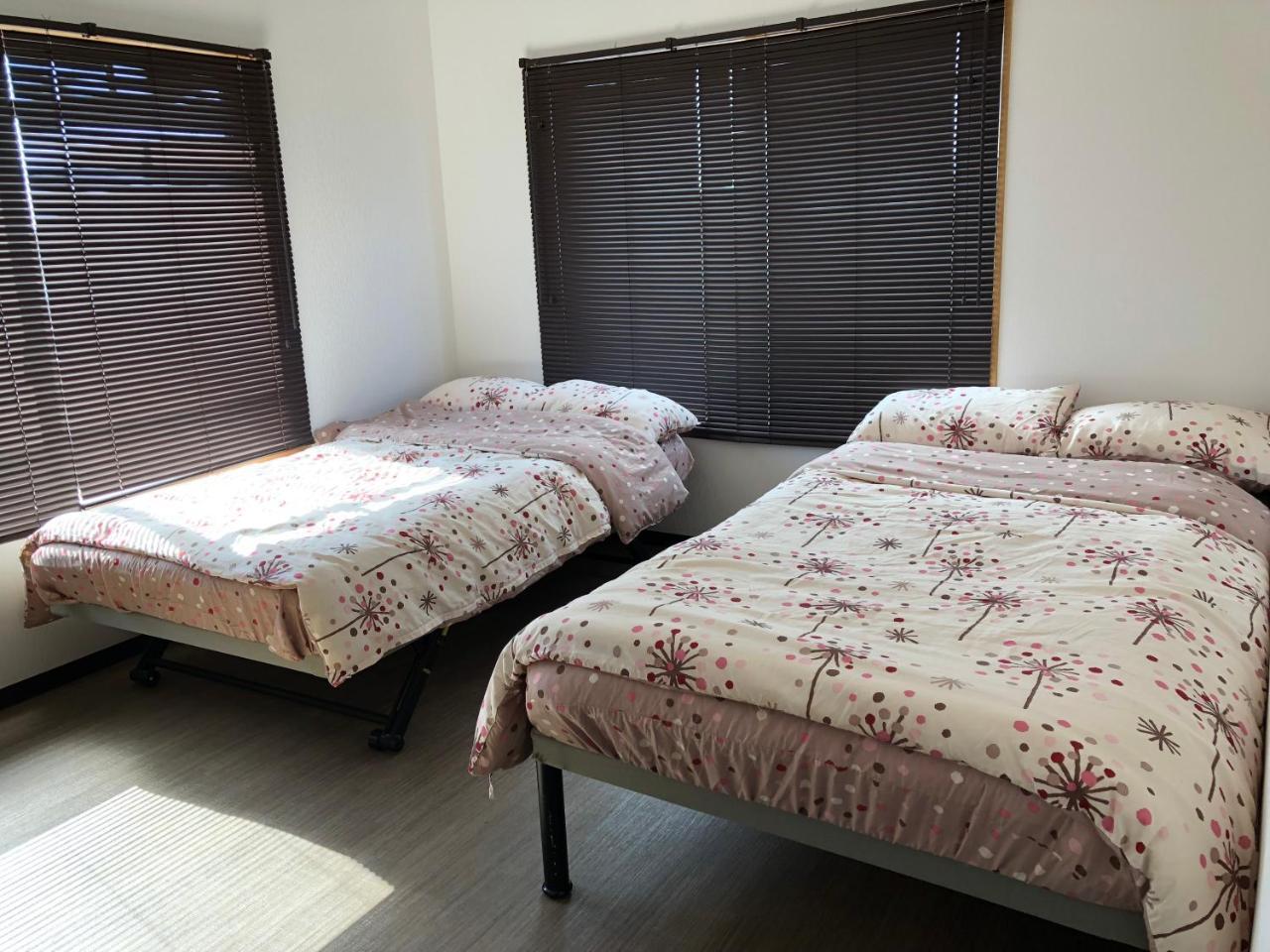 Отель Yoko House Урума Экстерьер фото
